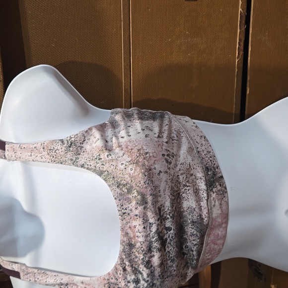 LULULEMON ENERGY BRA SUGAR CRUSH SIZE 8.    #7017 - Picture 4 of 10